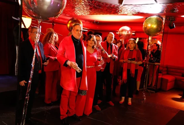 Barbara Rey celebrando su 75 cumpleaños con sus amigas