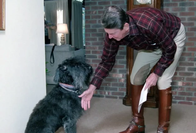 Ronald Reagan con su perro Lucky.