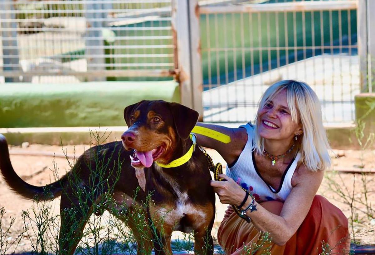 Eugenia Martinez de Irujo con su perro