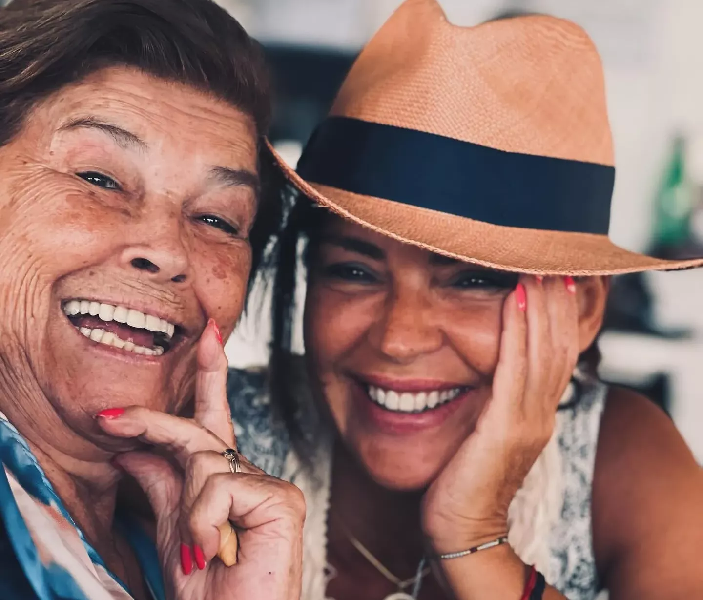 Olga Moreno y su madre, Rosa Obrero.