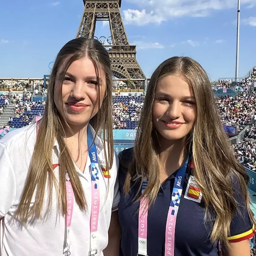 Leonor y Sofía portada París