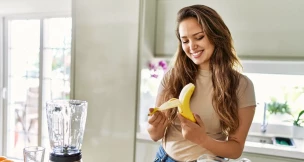 Una alimentación sana que incluye frutas como los plátanos puede ser clave para tu salud física y mental.