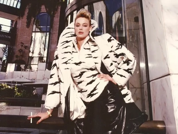 Brigitte Nielsen posando como modelo.