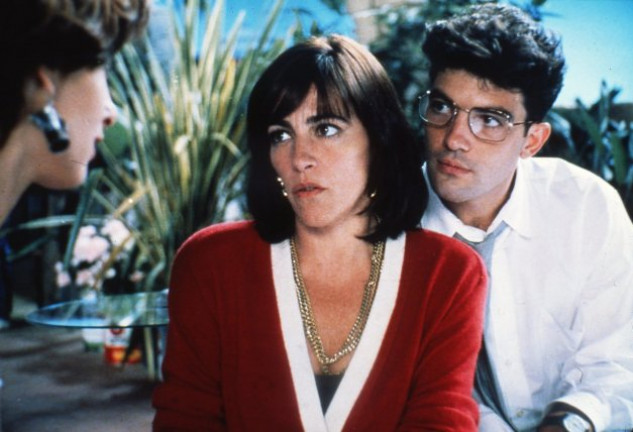 Con Carmen Maura en «Mujeres al borde de un ataque de nervios», una de las siete películas de Pedro Almodóvar en las que ha trabajado.