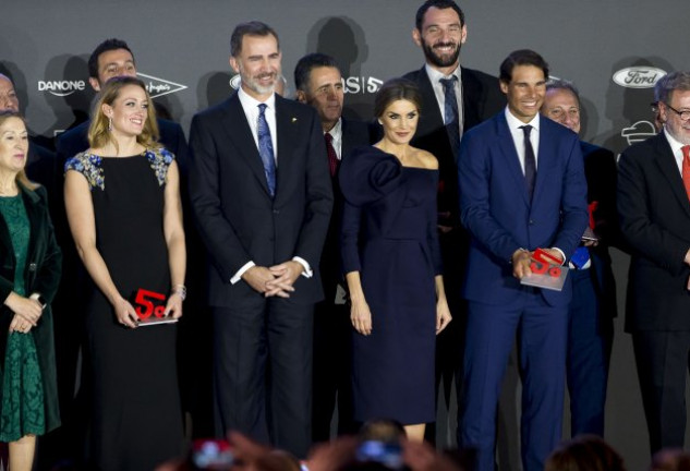 Felipe y Letizia posaron con los mejores deportistas de los últimos años, entre ellos Mireia Belmonte y Rafa Nadal. 