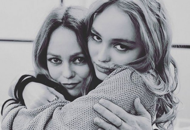 Vanessa Paradis y su hija Lily-Rose son ambas chicas Chanel.