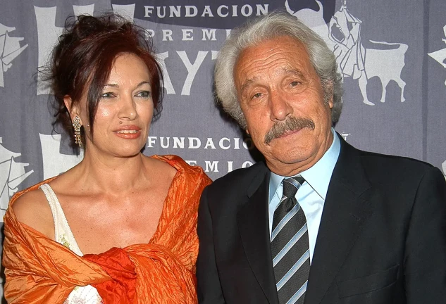 Manolo Zarzo y su mujer Pilar posando