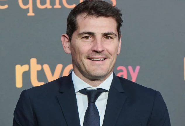 Iker Casillas ha sorprendido en Instagram por su cambio de look.