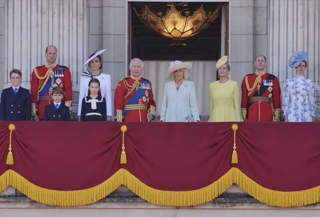 Ceremonia Trooping the color familia real inglesa