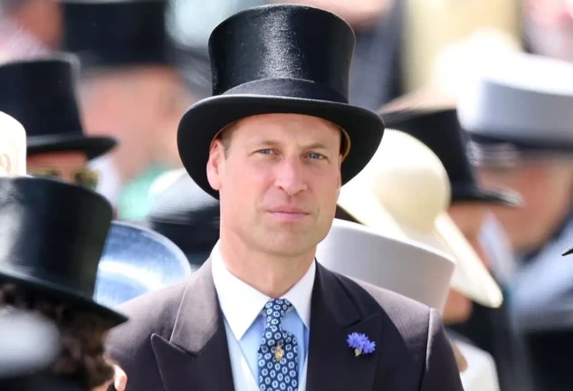 El príncipe de Inglaterra en la carrera de Ascot.