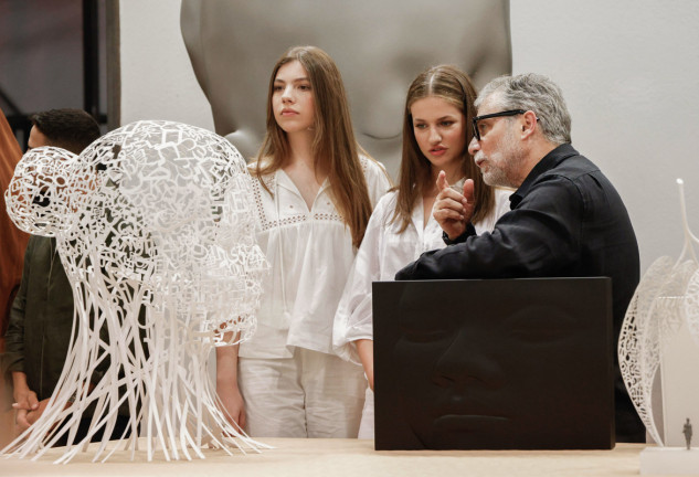 Princesa Leonor y la Infanta Sofía, en el taller de Jaume Plensa