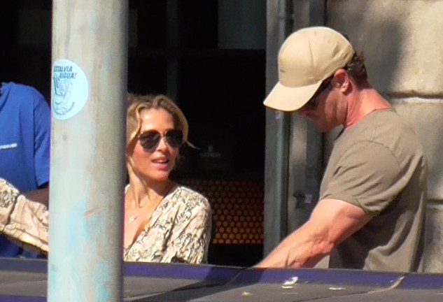 Elsa Pataky y Chris Hemsworth, de vacaciones en Barcelona