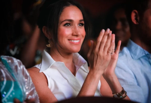 Meghan en el foro "Mujeres Afro y Poder" en el Teatro Municipal durante su visita a Colombia.