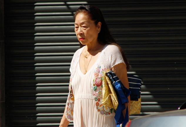 Junko dando un paseo por las calles de Sevilla