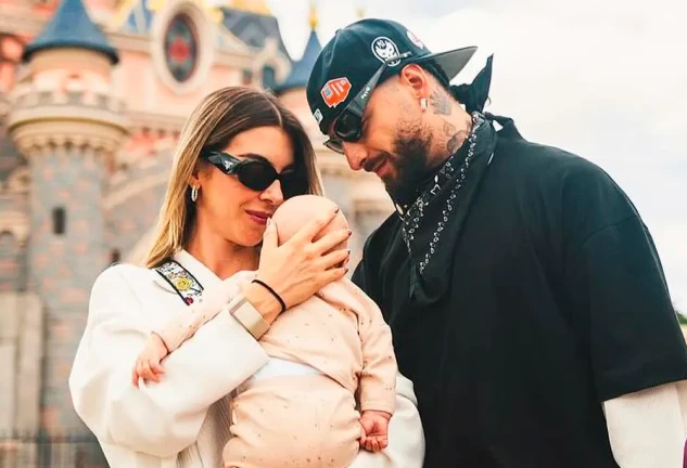 Maluma Primeras vacaciones con su hija 28