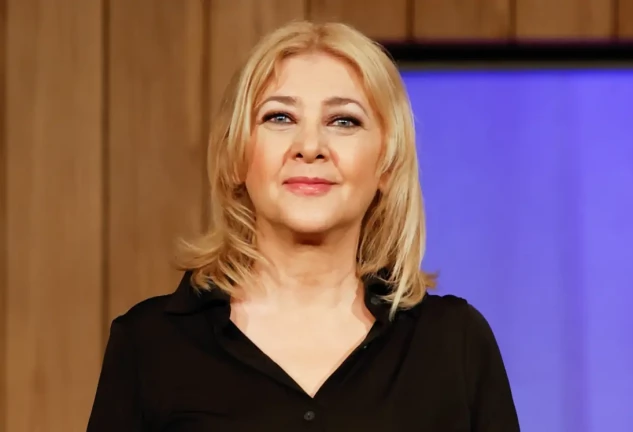 AMPARO LARRAÑAGA