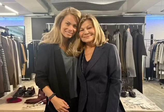 Carla Goyanes y Cari Lapique en el showroom de moda que dirige Cari en el barrio de Salamanca.