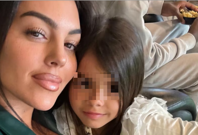 La hija de 2 años de Georgina Rodríguez sorprende con una manicura extrema como la de su madre