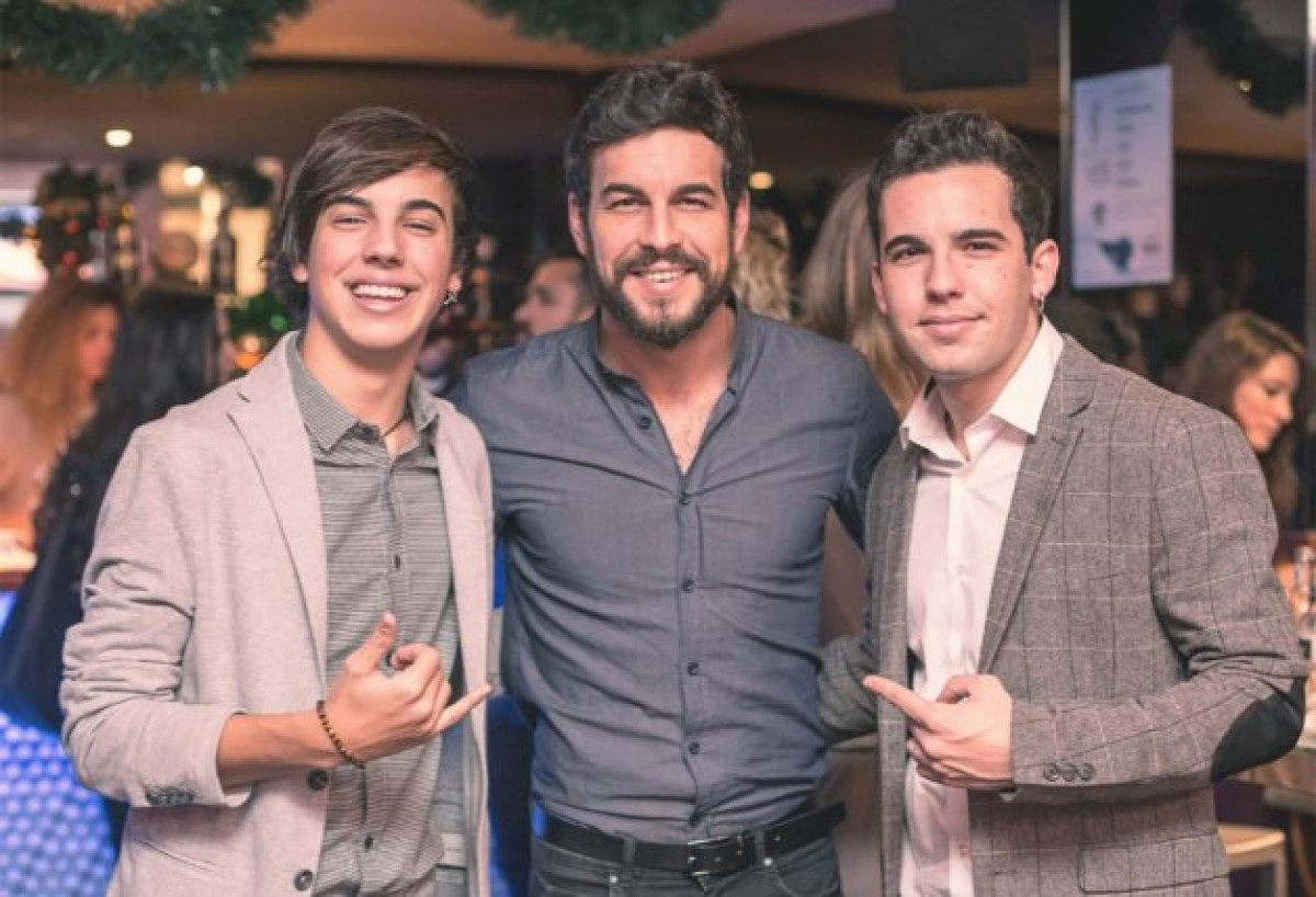 Mario Casas y sus hermanos Óscar y Christian, ¿con cuál te quedas?