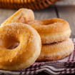 Conoce los trucos para cocinar unos auténticos donuts caseros. ¡Para chuparse los dedos!