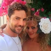 David Bisbal con su hermana.