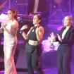Isabel Pantoja, Anabel Pantoja y Soraya Arnelas en el escenario.