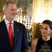 Felipe y Letizia reciben al equipo olímpico en París.