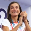 Letizia aplaudiendo en los juegos paralímpicos de París 2024.