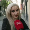 Alaska, hablando con la prensa.