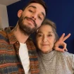 Víctor Elías y su madre.