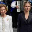 La princesa Leonor y su abuela, la reina Sofía.