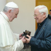 El papa Francisco y el padre Ángel, en una imagen de archivo.