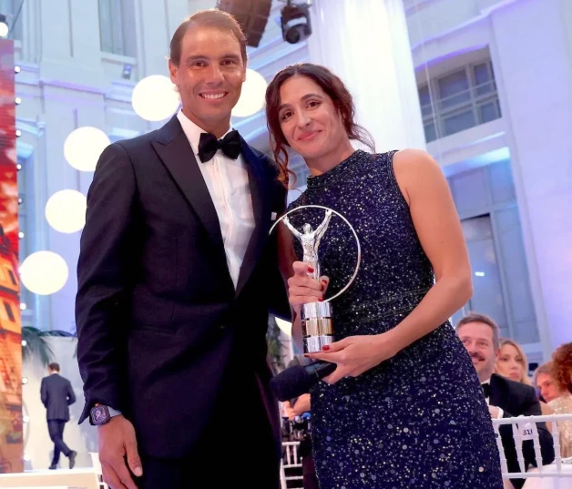 Rafa Nadal con su mujer en los premios Laureus