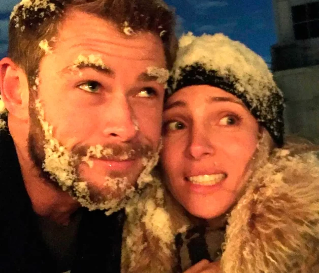 Chris Hemsworth y Elsa Pataky bromeando