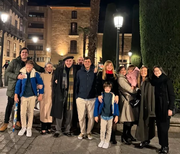 Ion Aramendi con su familia