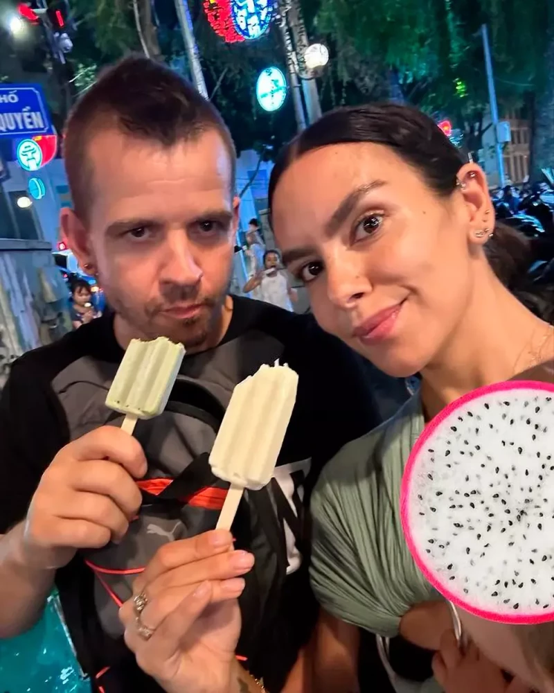 Dabiz Muñoz y Cristina Pedroche comiendo un helado