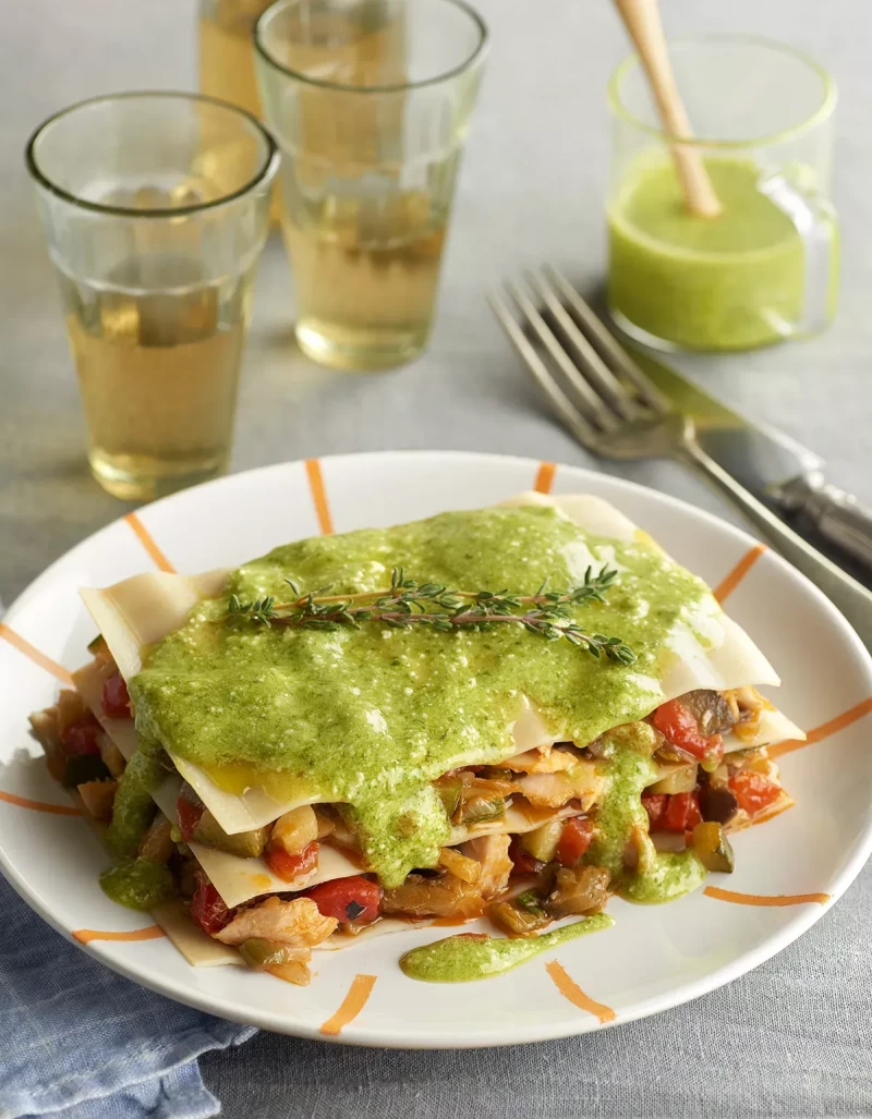 Lasaña fría de verduritas al pesto con queso feta