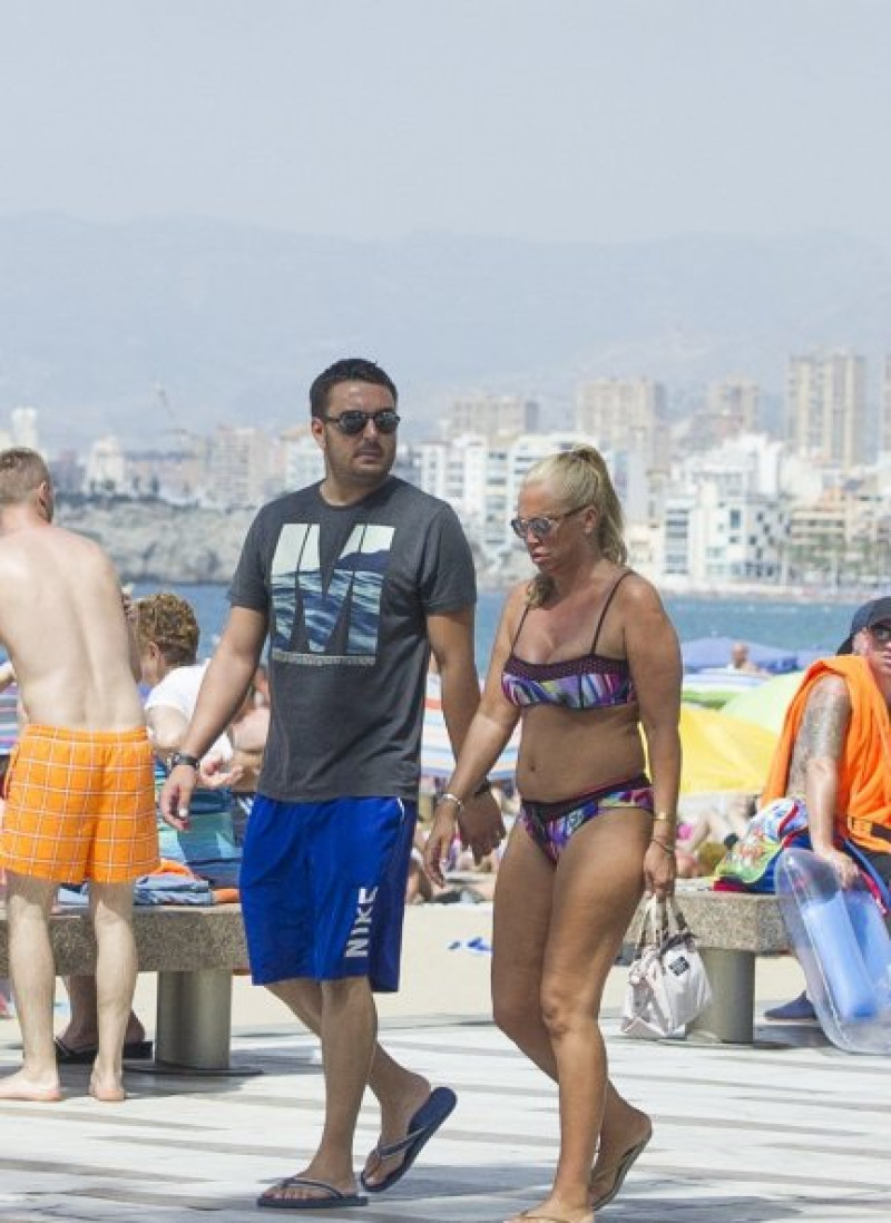 Belén está disfrutando de unos días de vacaciones con su novio, Miguel.