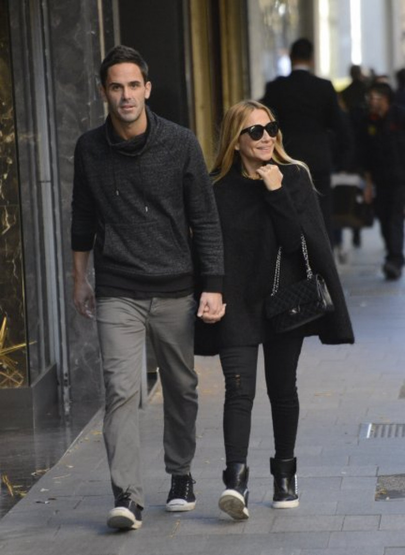 Marta y su novio pasearon cogidos de la mano por las calles de Madrid. 