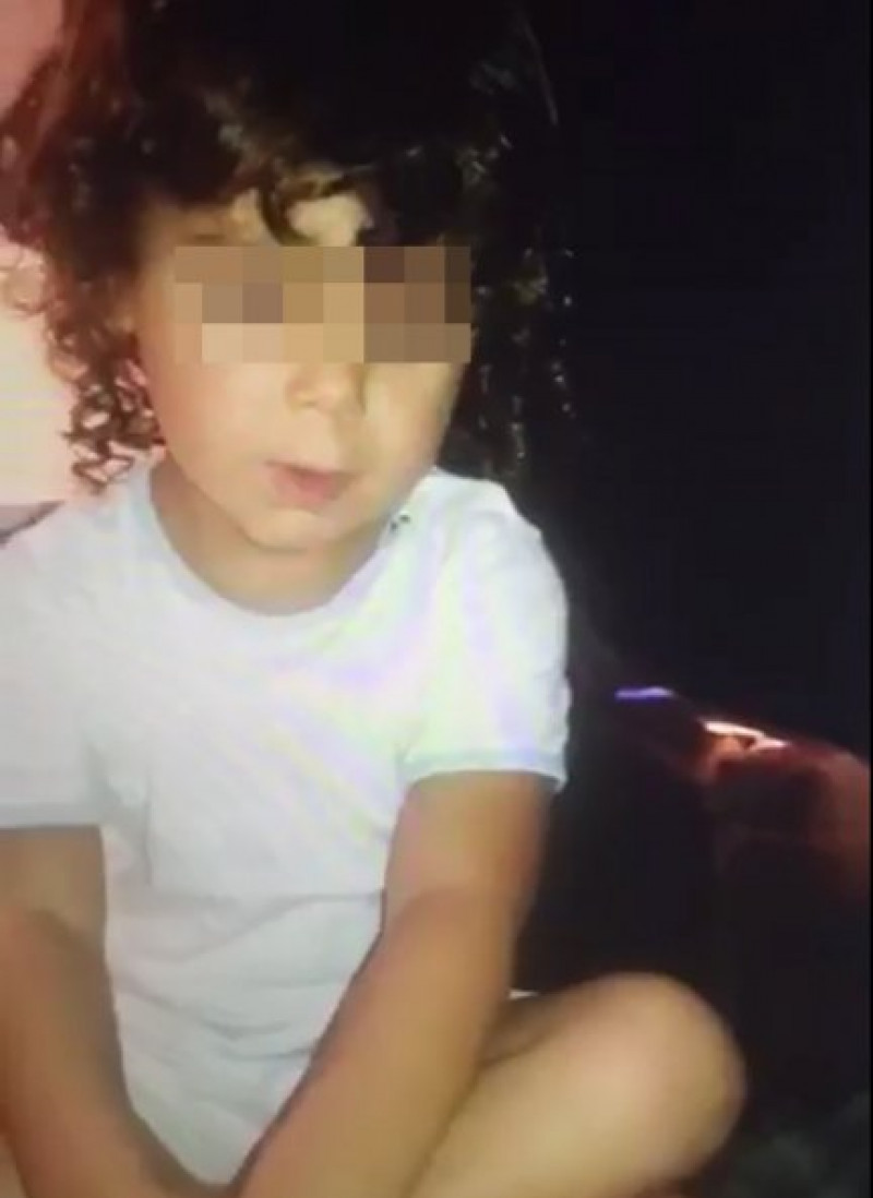 Dylan, de 5 años, en uno de los vídeos que ha colgado su madre.