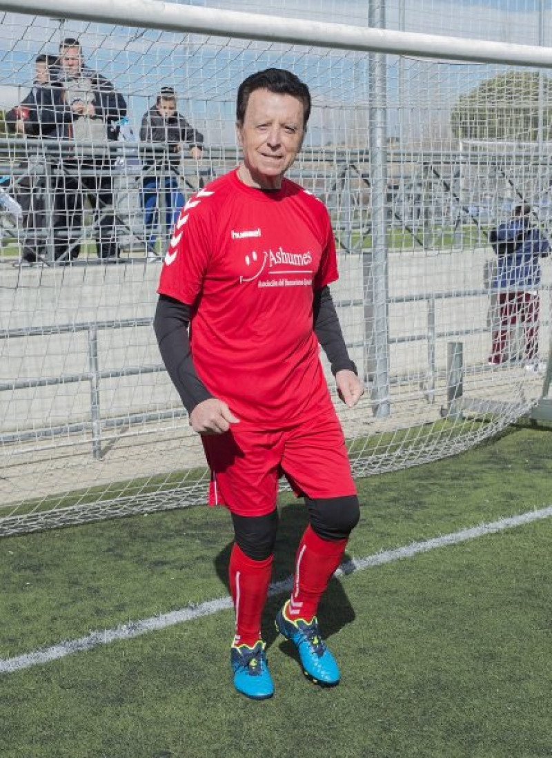 El torero lo dio todo en el campo de fútbol durante el partido en memoria de su amigo Tony Leblanc.