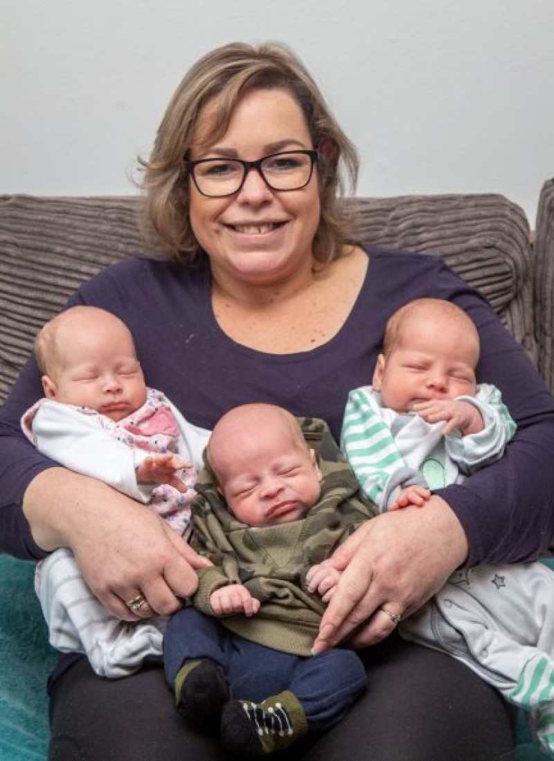 Beata, con sus tres preciosos hijos