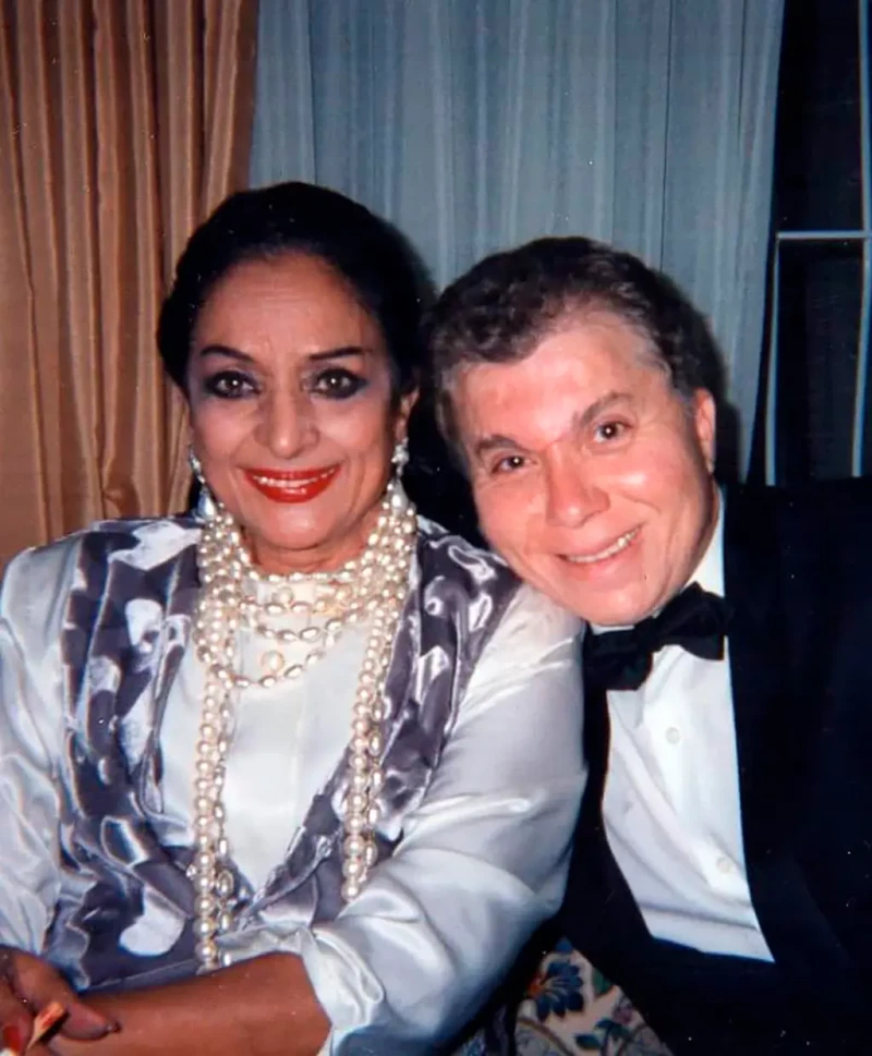 Una imagen retrospectiva de Juan con Lola Flores.