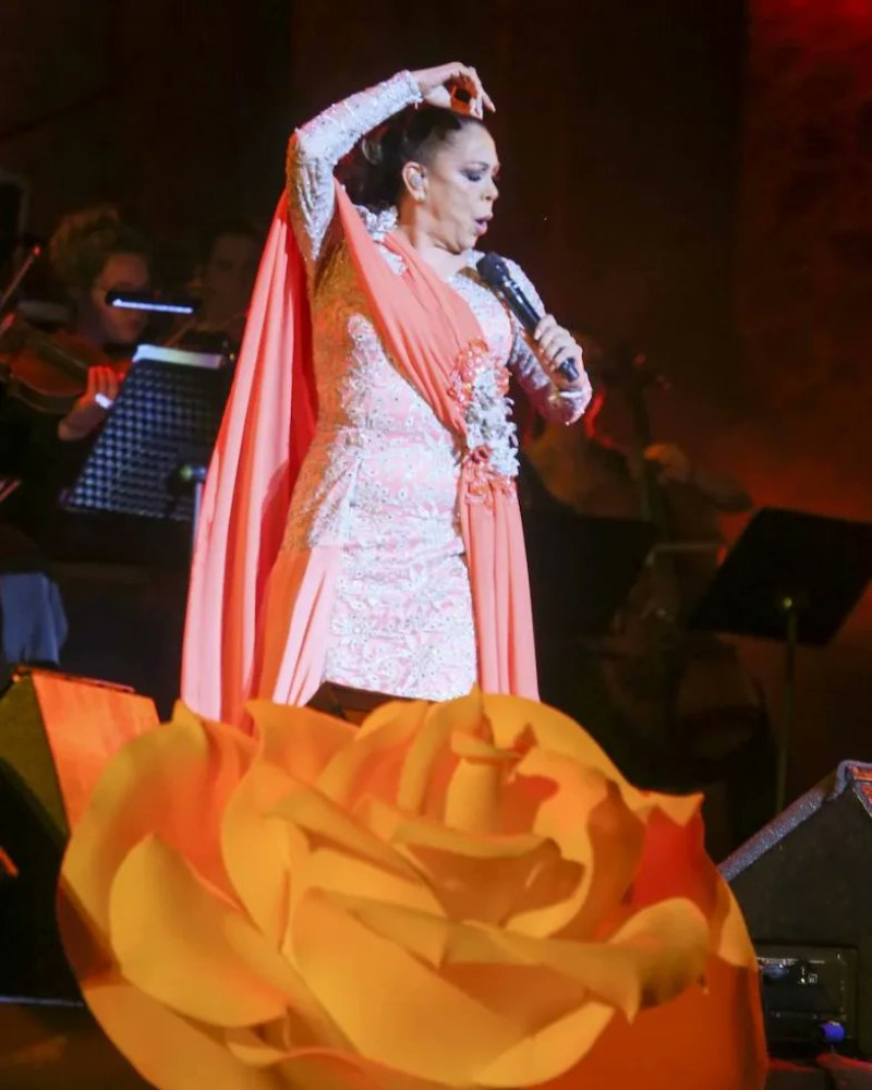Isabel Pantoja lo da todo en su nuevo concierto en el teatro de Mérida