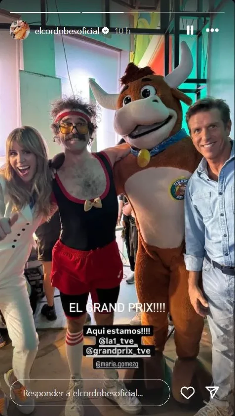 Manuel Díaz con María Gómez, Wilbur y la Vaquilla del 'Grand Prix'.