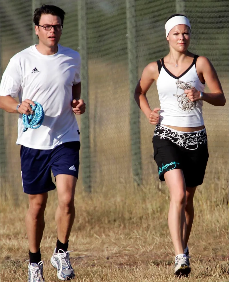 Victoria y Daniel haciendo footing juntos.