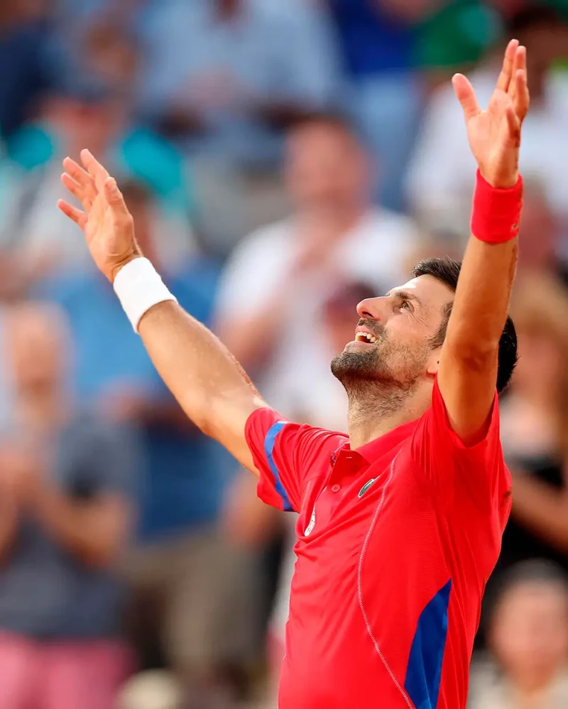 Djokovic cuando ganó el partido que le dio el oro en París.