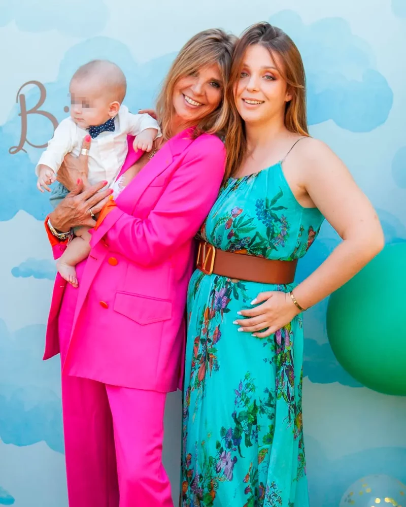 Arantxa con su hija Zayra y su nieto.