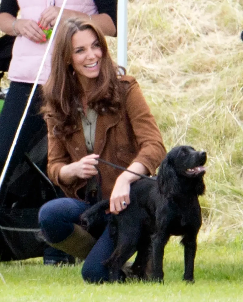 A Kate Middleton le encantaba salir a pasear con su perro Lupo.