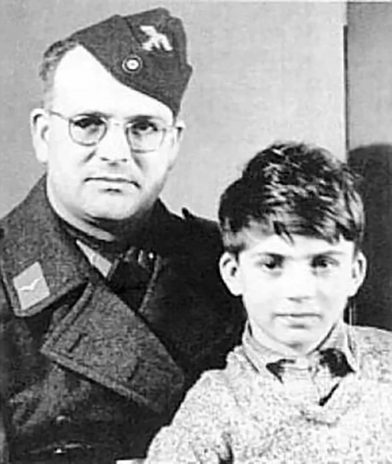 Michael Ende de niño junto a su padre Edgar